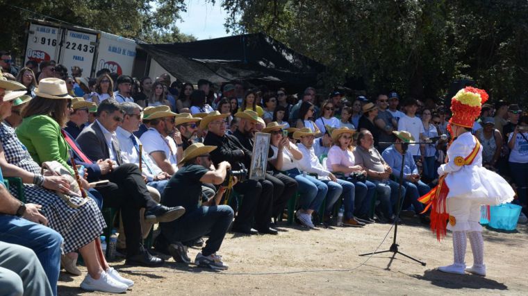 Álvaro Gutiérrez comparte las tradiciones de las fiestas de Méntrida asistiendo a la Romería Berciana