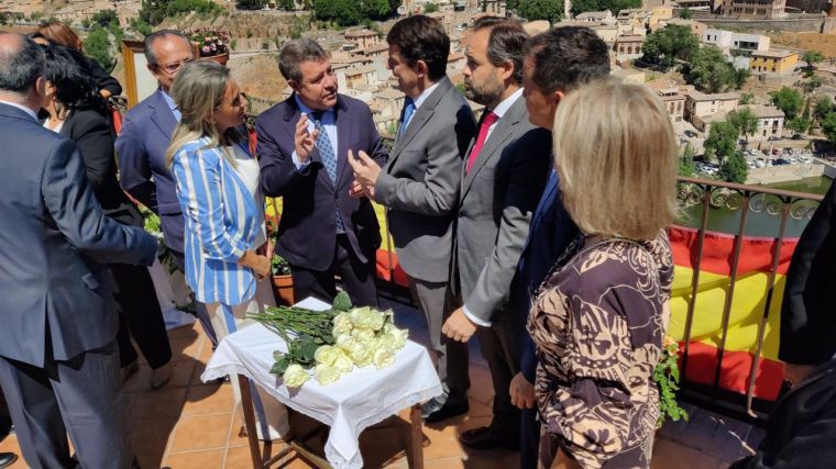 PSOE, PP, CS y Vox verbalizan en la romería del Valle de Toledo su deseo de participar en un debate electoral público