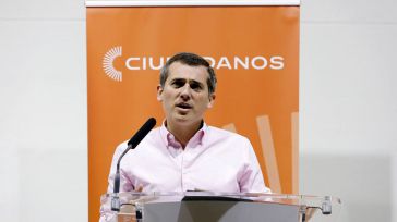Enrique Peinado (CS) arropado en su presentación como candidato de Ciudadanos por Toledo a las Cortes de Castilla-La Mancha
