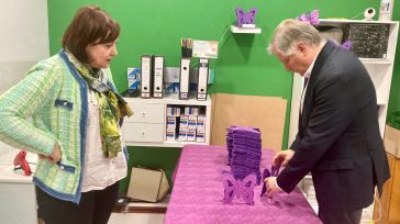 Paco Cañizares visita la sede de la Asociación de Lupus y muestra su total apoyo y reconocimiento por el trabajo que realizan