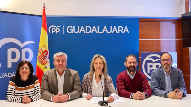 Guarinos: “Se trata de un programa diseñado y redactado a pie de calle, centrado en las personas, en las oportunidades y en la calidad de vida de la ciudad”