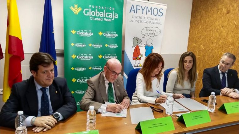 La Fundación Globalcaja Ciudad Real apoya el servicio del Centro de Atención a la Diversidad Funcional que gestiona AFYMOS en Socuéllamos