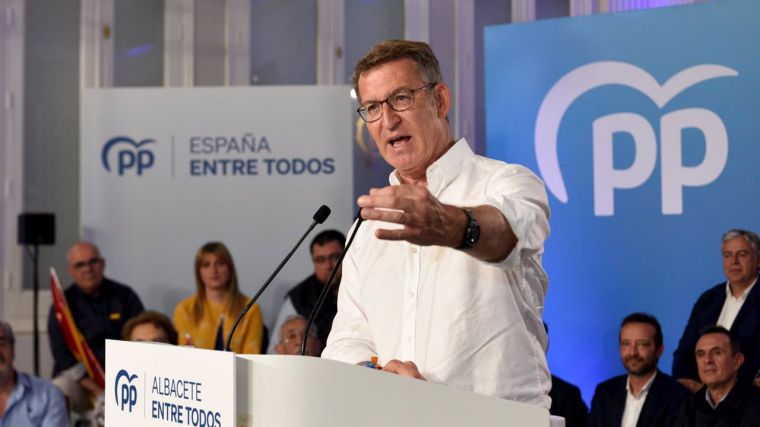 Feijóo dice que el PSOE vive una 'explosión perfecta' y pide el voto frente a los que buscan 'ganar con trampas'