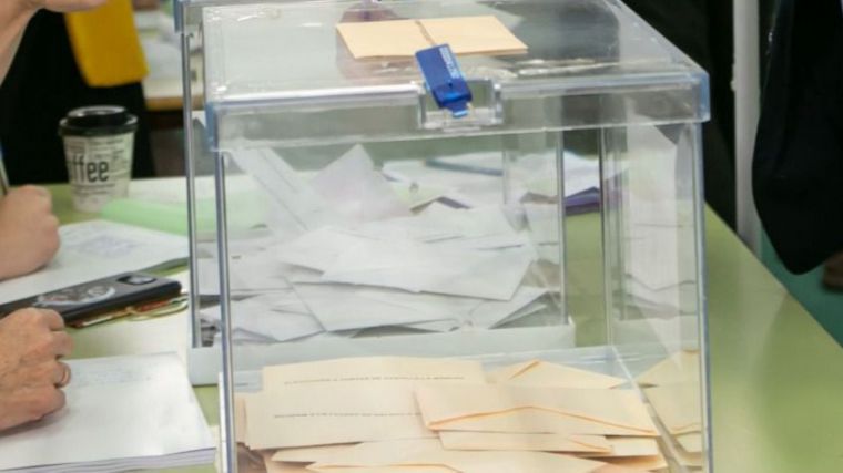 La participación en CLM supera a la nacional: Los castellano-manchegos acuden a las urnas más que el resto del país