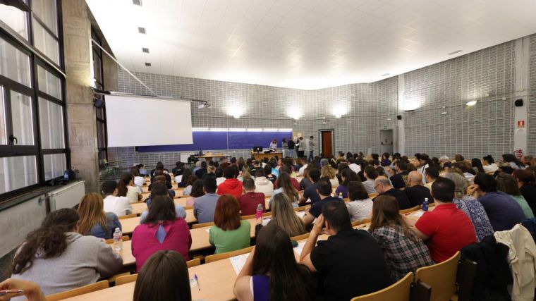 Los opositores al cuerpo de inspectores de Hacienda o interventores podrán optar a becas de 7.000 euros