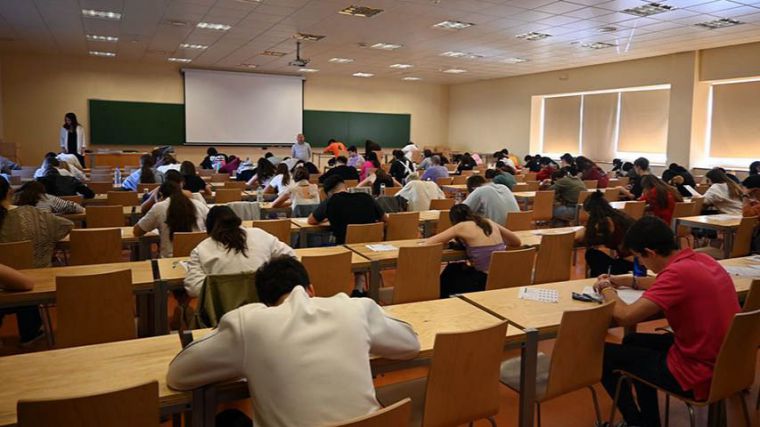 La EvAU arranca en la UCLM con más de 8600 preuniversitarios y los nervios propios de las pruebas