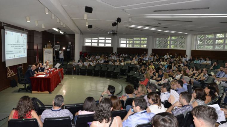 Más de 200 investigadores de todo el país exponen en la UCLM sus avances en el campo de la electroquímica