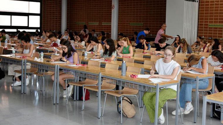 Más de 1.700 estudiantes inician hoy la EvAU extraordinaria en la Universidad de Castilla-La Mancha