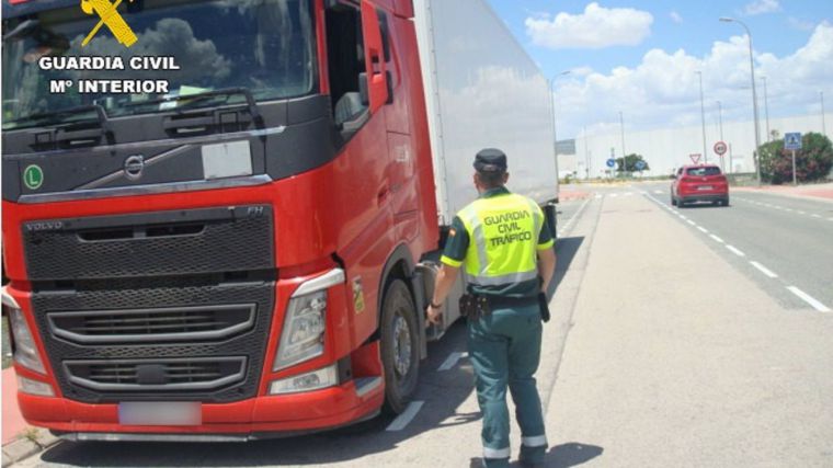 Detectado el conductor de un vehículo articulado circulando con tasa de alcohol casi 4 veces más de la permitida