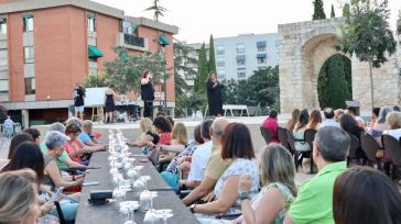 “Cata a la luna”: Vino y cultura en el entorno del Arco del Torreón