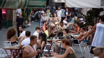 El 66% de españoles sale a bares y restaurantes igual o más que en 2022, pero busca opciones más asequibles