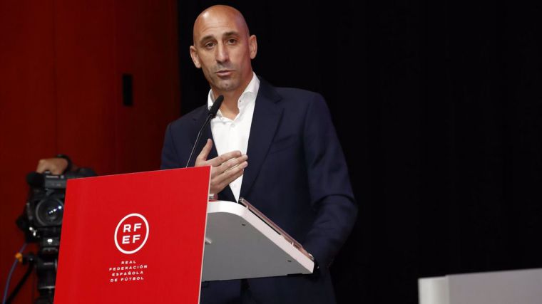 La Federación de Fútbol de CLM reprueba a Rubiales y lamenta 'la imagen que el fútbol español está dando'