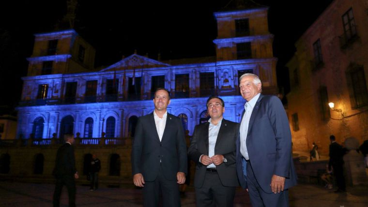 Los ministros de Exteriores del UE dan un paseo nocturno por Toledo