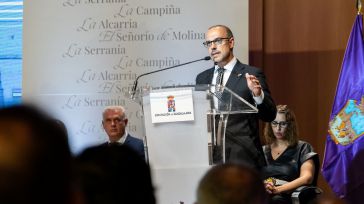 El presidente de las Cortes regionales reclama a los ayuntamientos “unidad y colaboración institucional” para defender los intereses comunes de la región