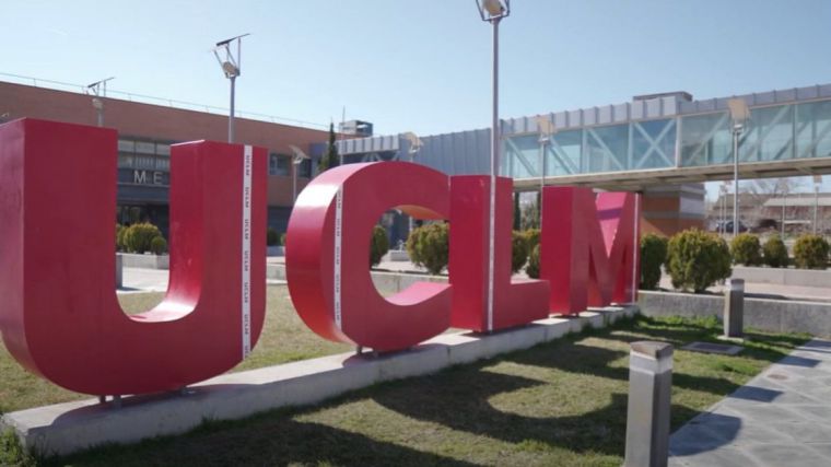 Medio centenar de alumnos inauguran el Grado de Psicología en la Facultad de Medicina de Albacete