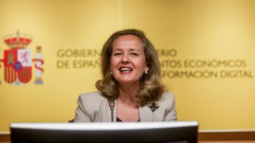 La vicepresidenta del Gobierno cree que el alza de tipos ha finalizado y que preocupa más el precio del aceite que el de la gasolina