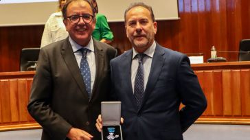 Conceden al profesor de la UCLM Francisco Javier de León Villalba la Medalla de Plata al Mérito Social Penitenciario