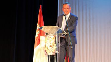 Juan Carlos Sánchez participa en el acto de inauguración del XVI Certamen de Teatro Albrocal de Nambroca