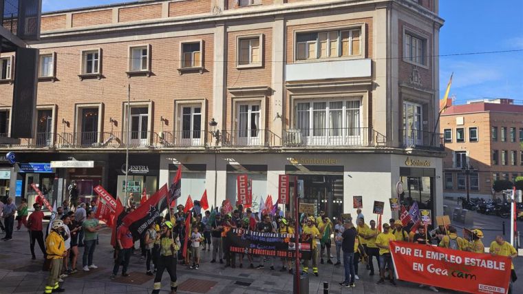 Los trabajadores de Geacam proseguirán con las movilizaciones 'mientras se trate a los interinos como kleenex'