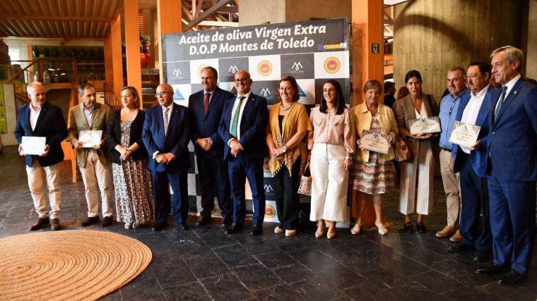 Cedillo ensalza la Denominación de Origen de Aceite Montes de Toledo y apuesta por dar más garantías al campo para luchar contra la España Vaciada