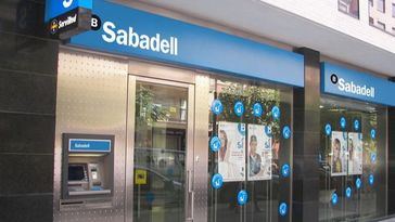 Suenan tambores de fusión entre uno de los principales bancos de CLM y Banco Sabadell