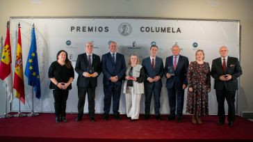 El presidente de Cooperativas Agroalimentarias, la presidenta del Colegio de Enólogos y la Academia de Gastronomía, Premios Columela 2023