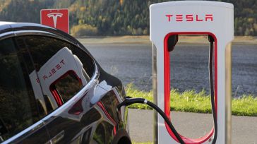 Tesla recorta sus beneficios un 44% en el tercer trimestre