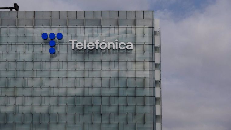 Telefónica planteará a los sindicatos un plan de salidas incentivadas para un máximo de 5.000 trabajadores 