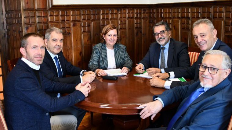 Conchi Cedillo traslada a la Asociación Española contra el Cáncer en Toledo su solidaridad con los pacientes de cáncer y sus familias