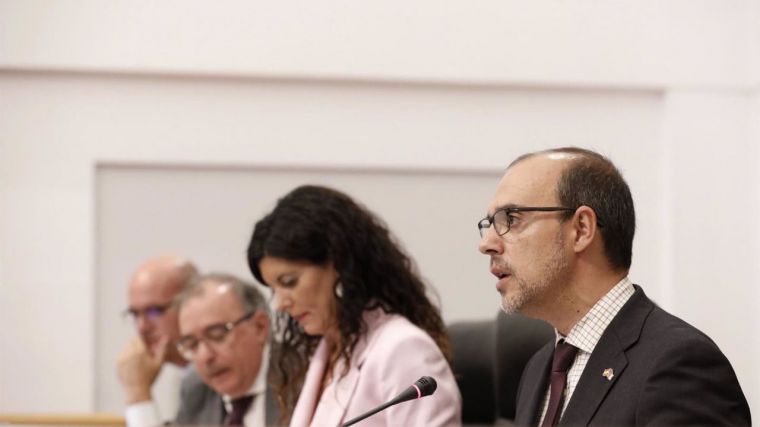 Las Cortes debaten este jueves las enmiendas a la totalidad de PP y Vox a los Presupuestos de la Junta para 2024