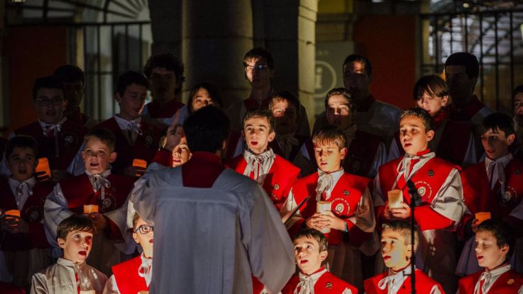 Puy du Fou conquista la Plaza Mayor de Madrid y enseña el camino al Belén más grande de España, que recalará en Toledo