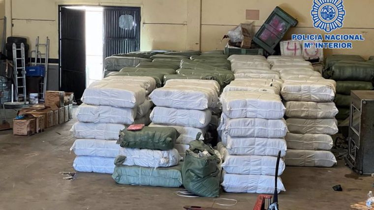 Hallan en Numancia de la Sagra 18,3 toneladas de productos textiles robados del polígono industrial de Toledo