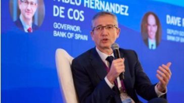 De Cos anticipa políticas fiscales "restrictivas" en 2024 y 2025 y ve "absolutamente crucial" la consolidación