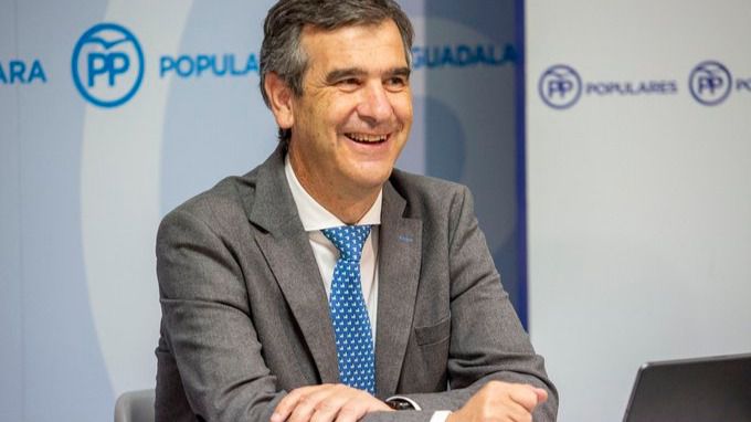 Feijóo nombra a Antonio Román portavoz de Política Territorial del PP en el Congreso de los Diputados