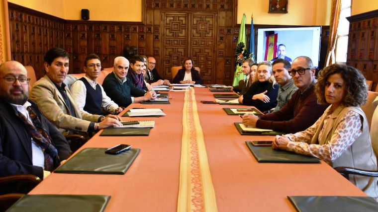 El Gobierno de la Diputación de Toledo y los sindicatos alcanzan un acuerdo histórico por unanimidad para los empleados públicos