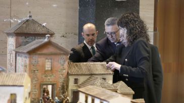 Abre al público el belén de las Cortes de Castilla-La Mancha, coincidiendo con el octavo centenario del primer portal de belén del mundo