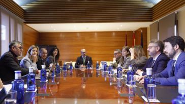 Listas de espera sanitarias, ayudas al campo y agua protagonizarán el pleno de las Cortes de este jueves