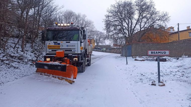 La nieve afecta a seis rutas de la provincia de Cuenca que afectan a un total de 23 alumnos