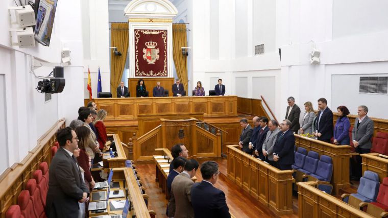 El Pleno aprueba dos resoluciones socialistas en apoyo a las políticas de empleo y sanidad impulsadas por el Gobierno regional