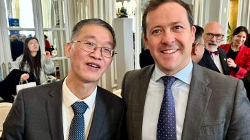 El alcalde de Toledo comparte con el nuevo embajador de China en España la necesidad de incentivar el turismo de calidad