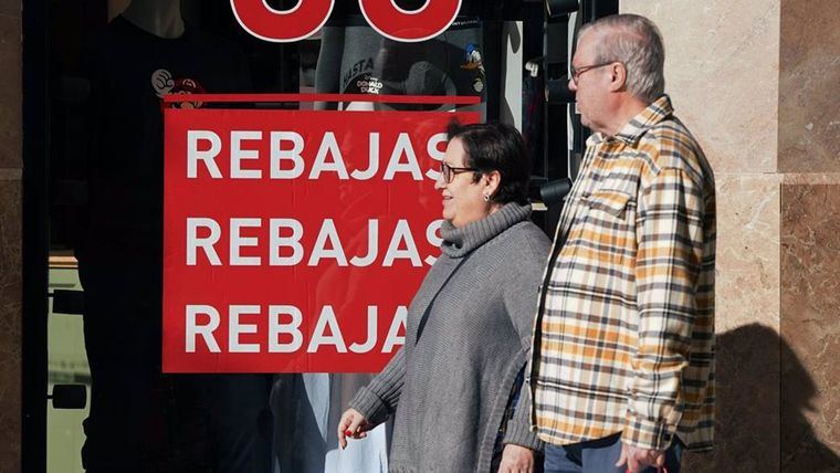 El gasto medio en las rebajas de enero fue de 345 euros, un 25% más que en 2023