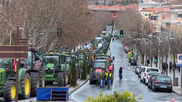 El sector primario de CLM vuelve con fuerza este miércoles tras el festivo escolar, con cortes en las principales autovías