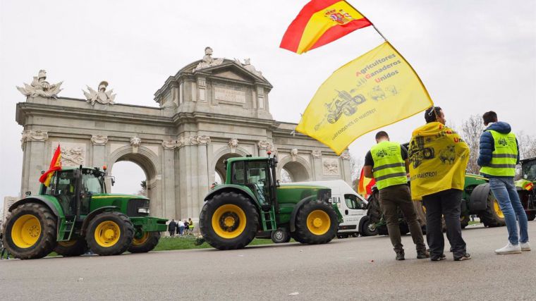 Los agricultores se retiran de Madrid tras una protesta 'histórica' que ha movilizado más de 1.500 tractores