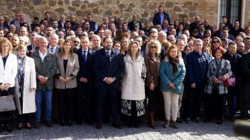 Los alcaldes del PP claman contra el canon del agua a las puertas del Parlamento de Castilla-La Mancha