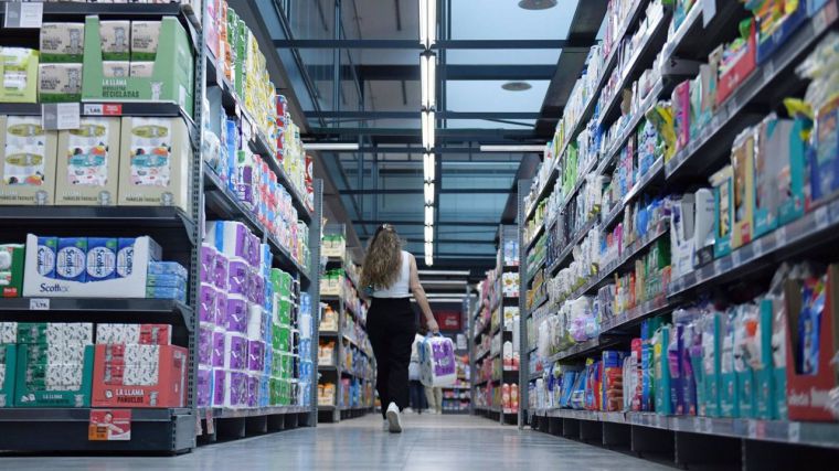 El 75,8% de los hogares españoles usa tarjetas de ahorro y cupones de descuento en los supermercados