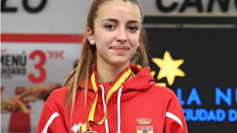 La toledana Lucía Jimeno, medallista en el Campeonato de España de Esgrima