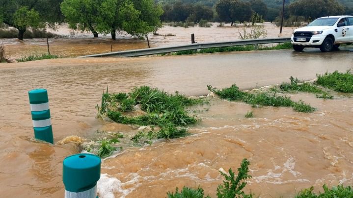 Reabre al tráfico la CM-4114 en Malagón, cortada por las lluvias