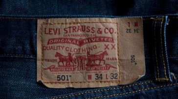 Levi Strauss cierra en pérdidas el primer trimestre, pero mejora previsiones anuales