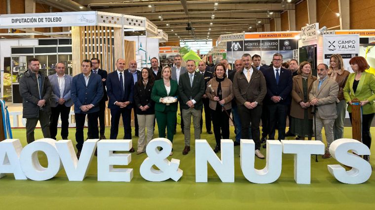 Cedillo recomienda el consumo del aceite de oliva y los frutos secos en la III Feria del Olivar de Talavera de la Reina