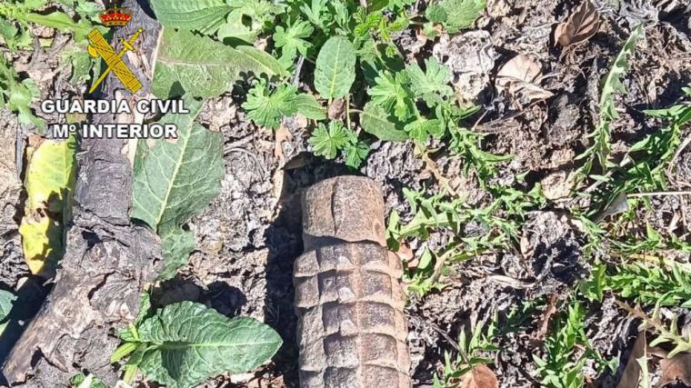 Desactivan en un pueblo de Guadalajara una granada de mano de la Guerra Civil que mantenía toda su carga explosiva